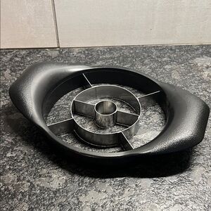 Pampered Chef Pineapple Stainless Steel wedger with Black Handles. NWOT.